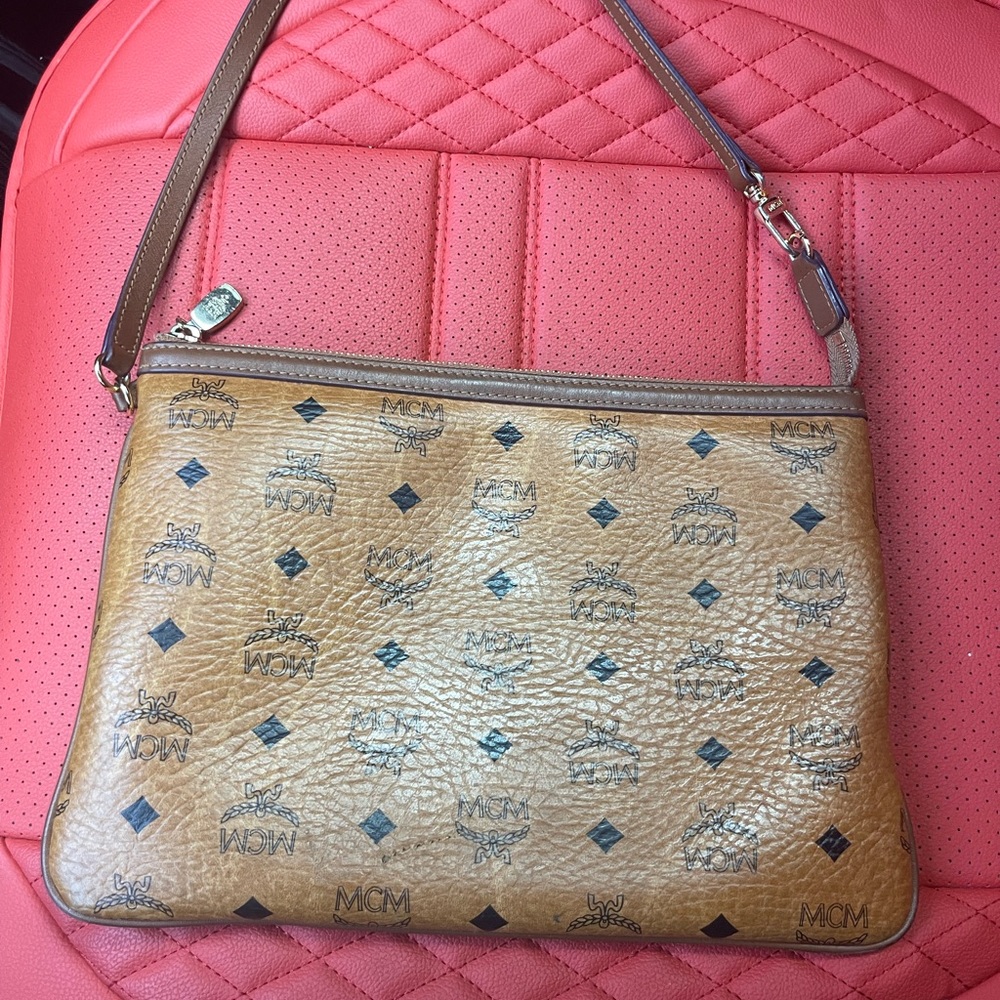 MCM
Visetos Medium Stark Wristlet Pouch Cognac